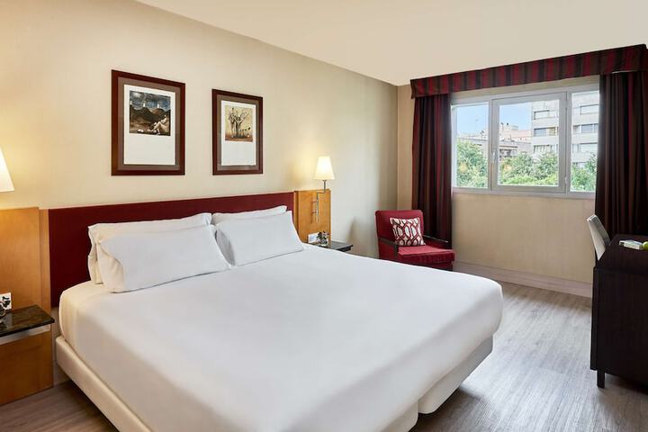 Room 10 of 48