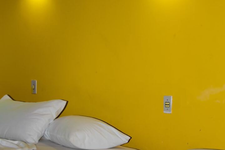 Room 5 of 18