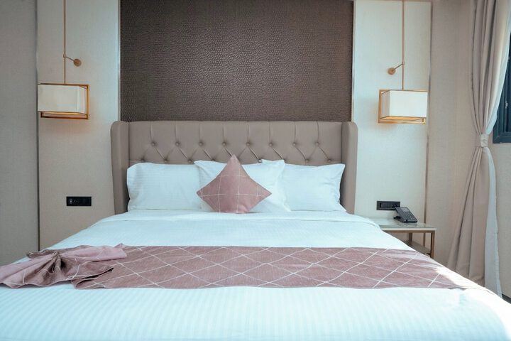 Room 13 of 26