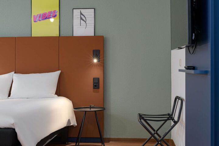 Room 15 of 55