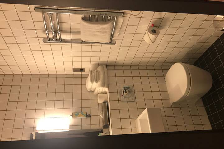 Room 34 of 90