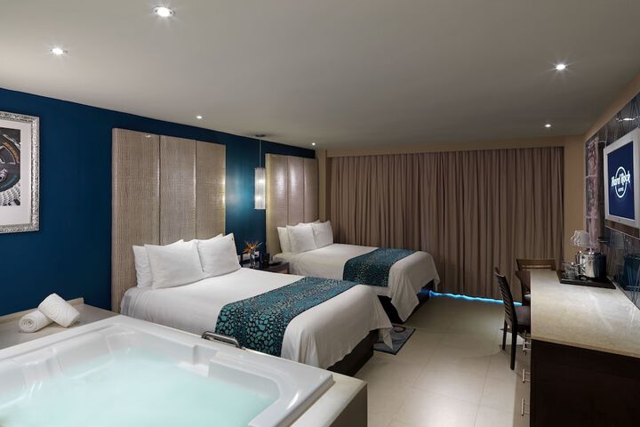 Room 4 of 63