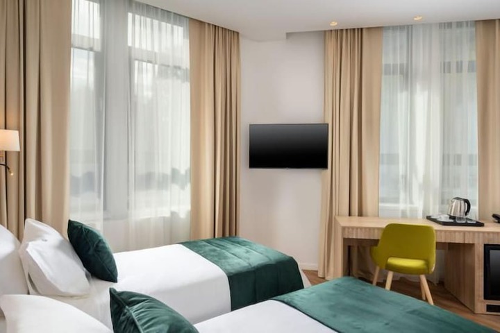 Room 16 of 30