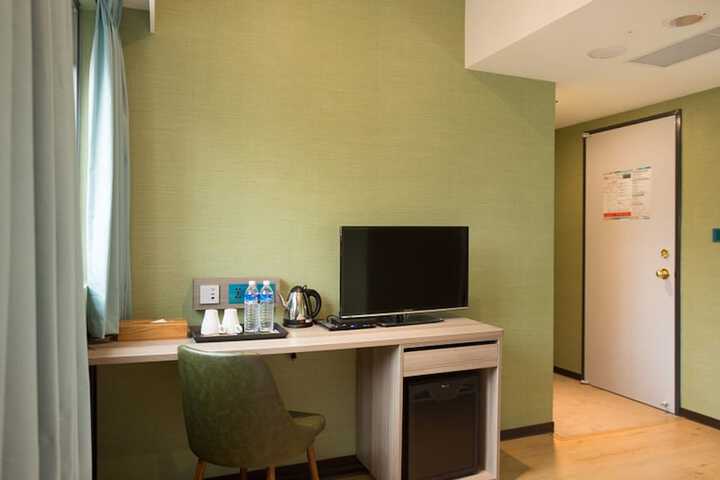 Room 10 of 72