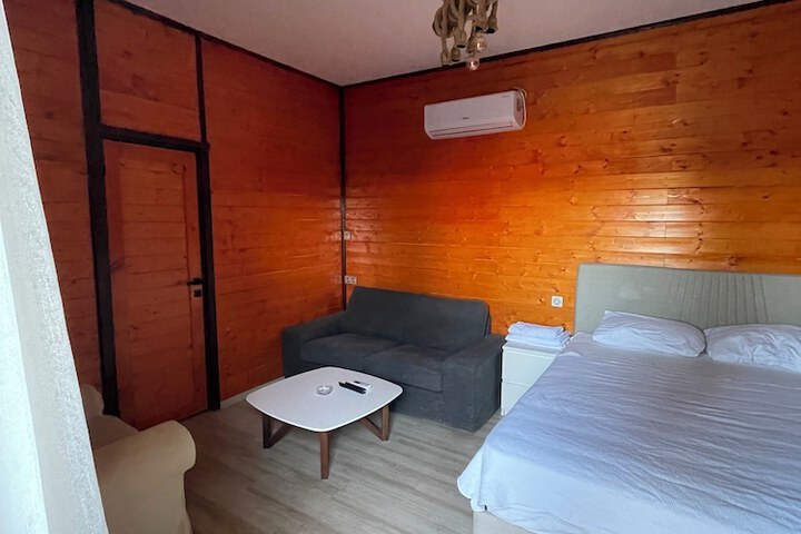Room 5 of 34
