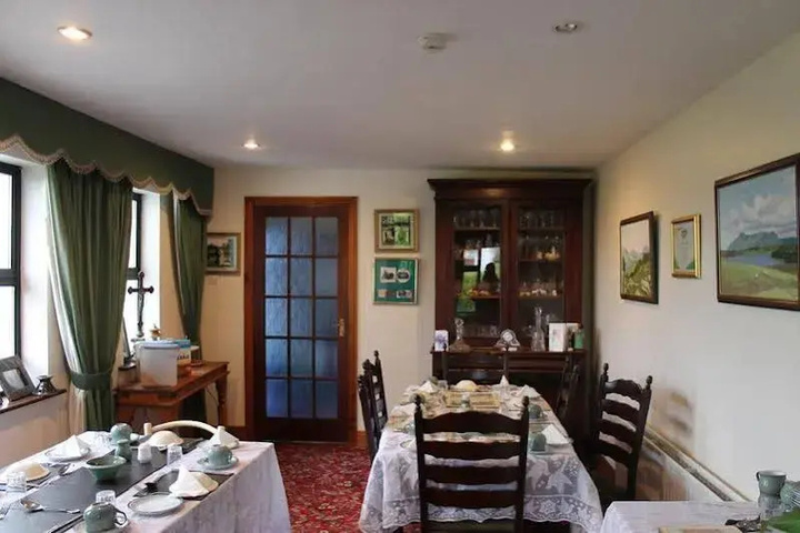 Dining 14 of 15