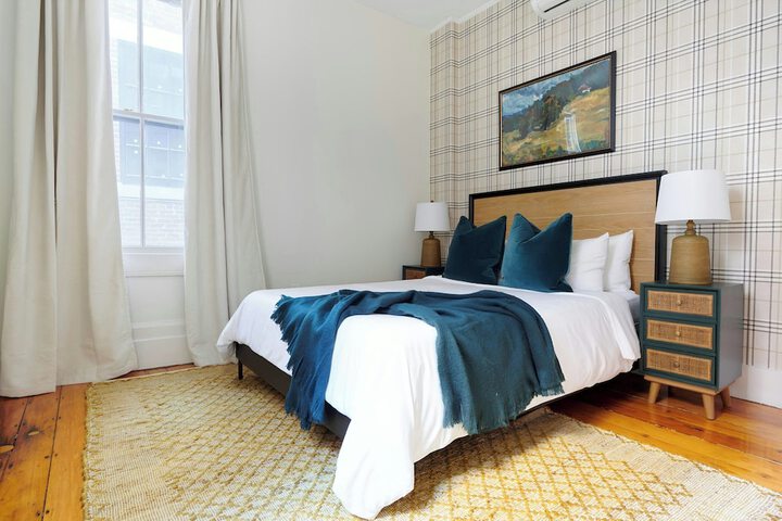 Room 15 of 33