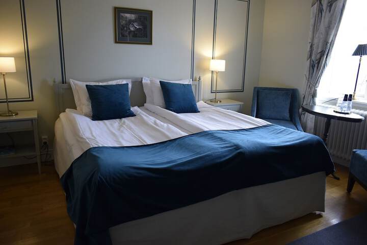 Room 5 of 65