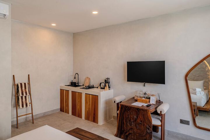Room 6 of 35