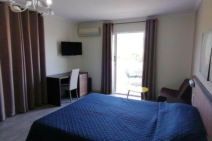 Room 15 of 50