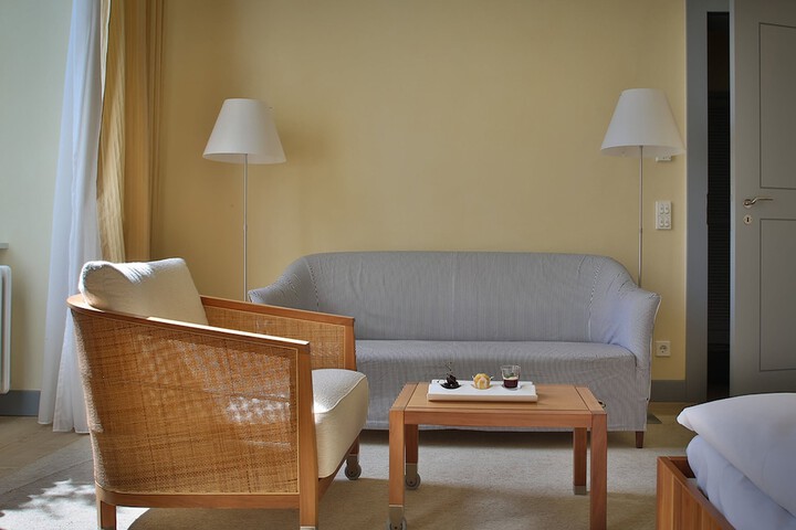 Room 6 of 51