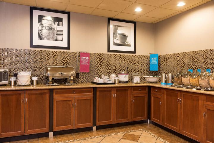 Breakfast area