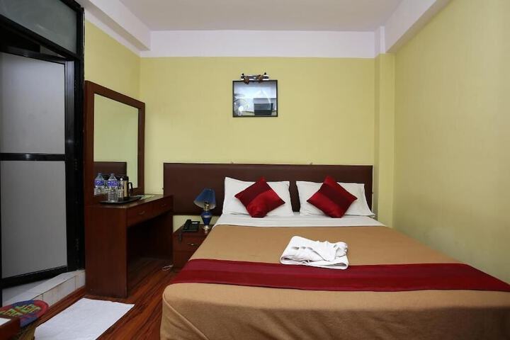 Room 16 of 38