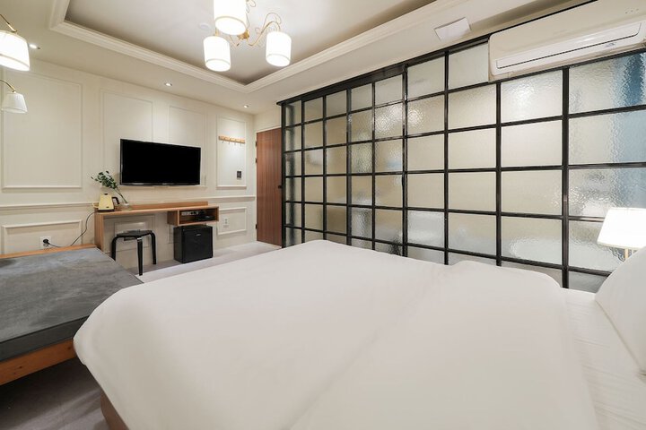 Room 20 of 48