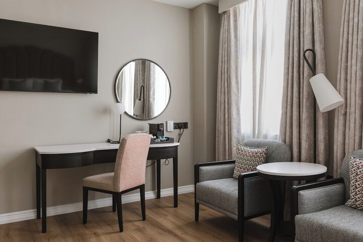 Room 83 of 146