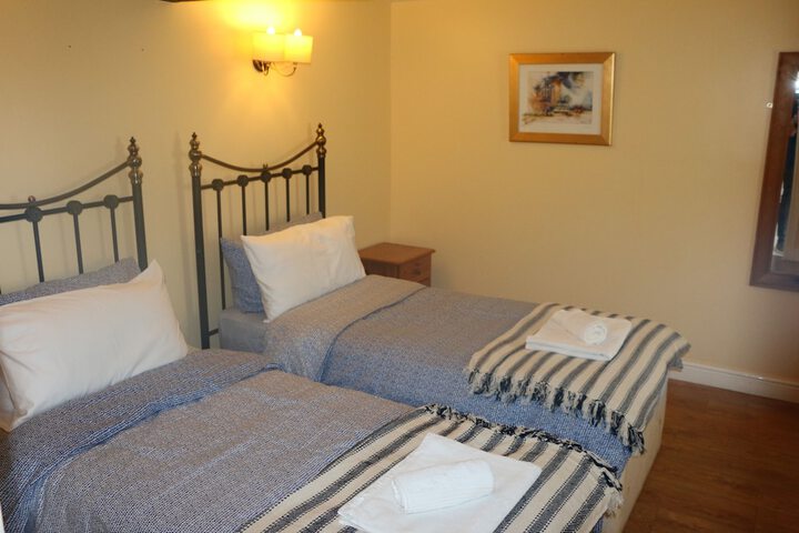 Room 6 of 37