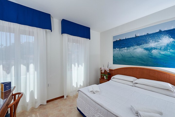 Room 9 of 67