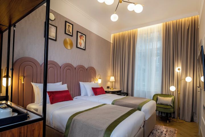 Room 40 of 147