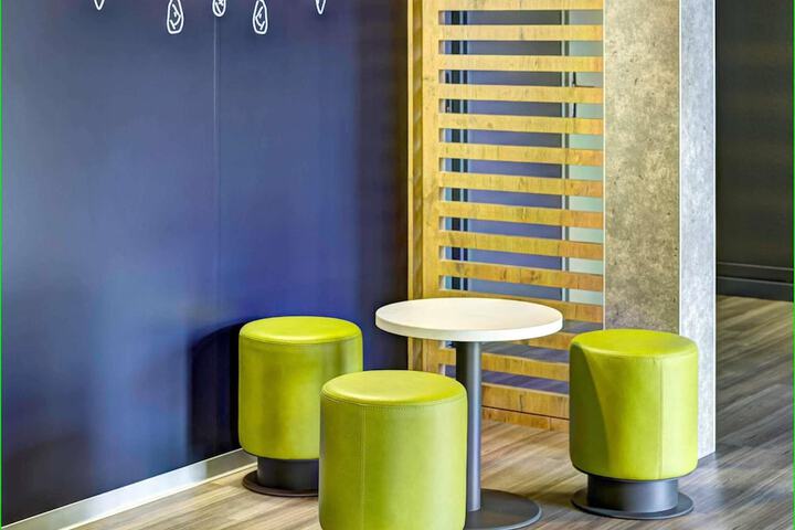 Hotel Entry