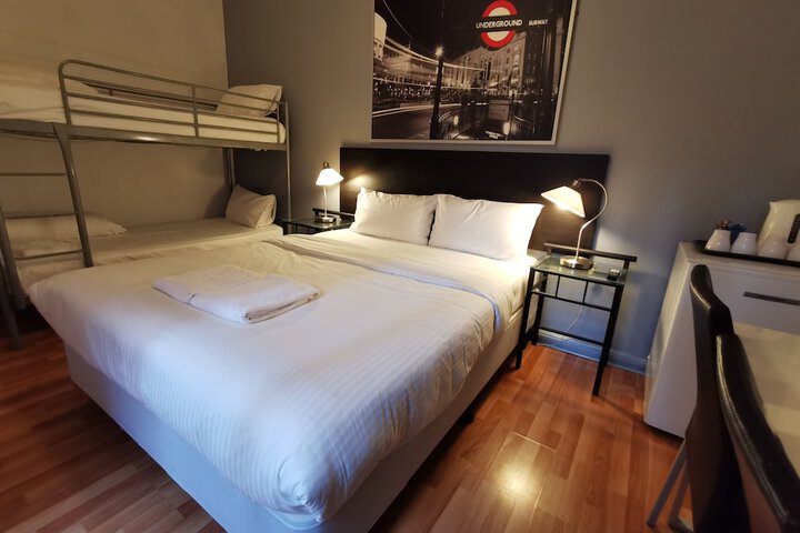 Room 10 of 37