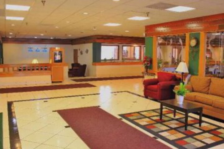 Exterior of Ramada Inn Bayview