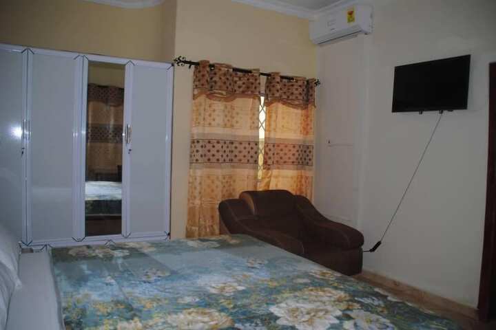 Room 6 of 22