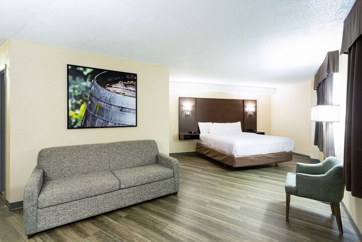 Room 14 of 32