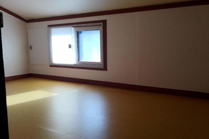 Room 23 of 27