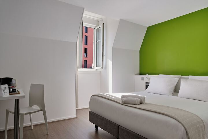 Room 25 of 29