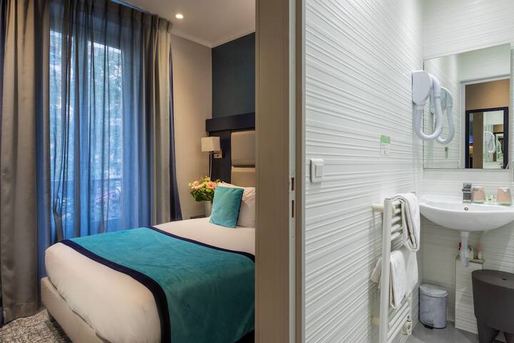 Room 43 of 118