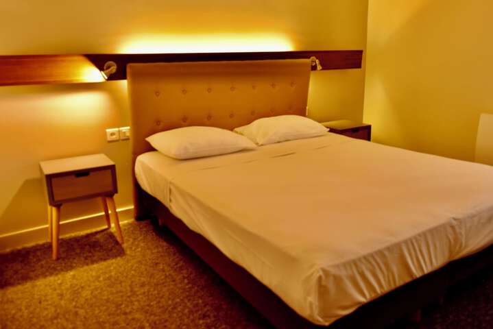 Room 2 of 7