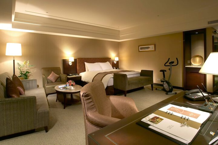 Room 4 of 39