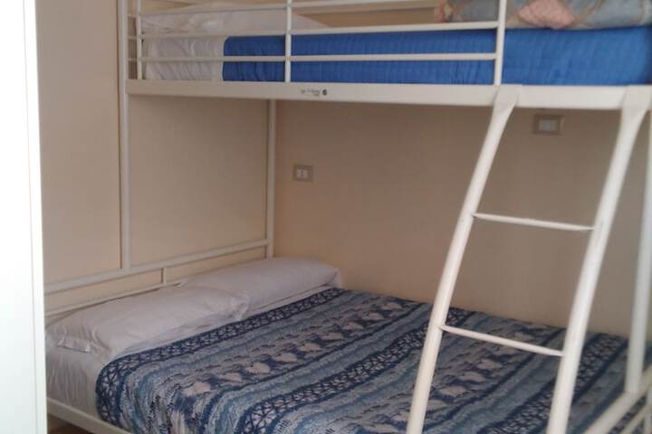 Room 12 of 47