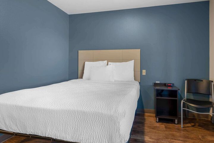 Standard Studio 1 Queen Bed (4 of 7)