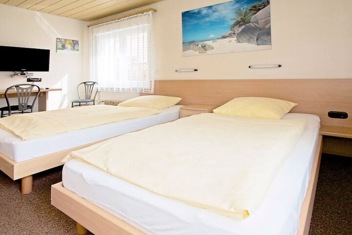 Room 4 of 43