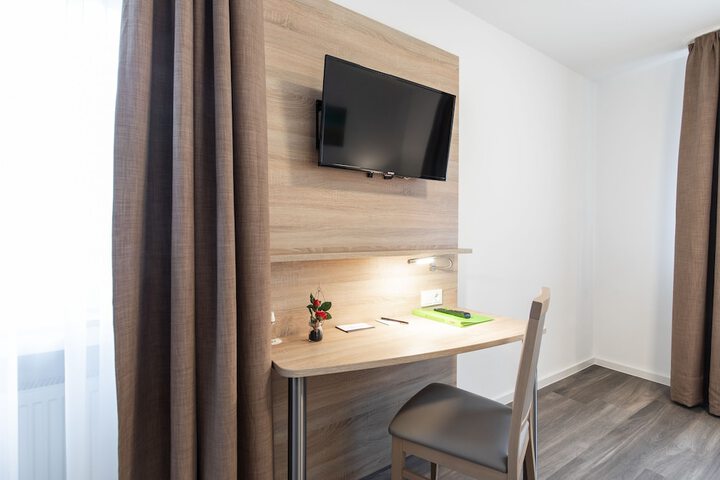 Room 15 of 35