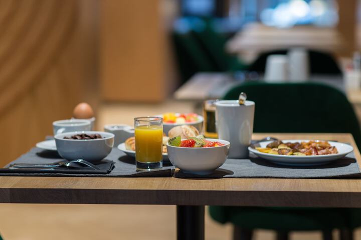 Breakfast/Coffee Service 93 of 104