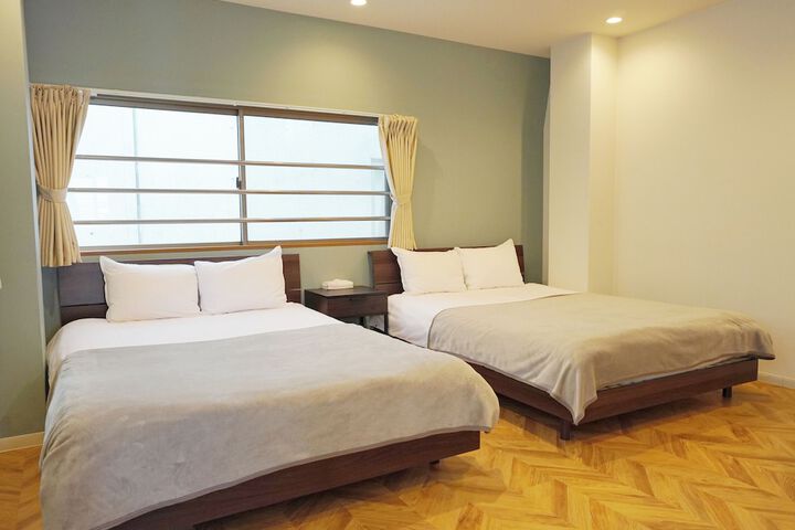 Room 6 of 24