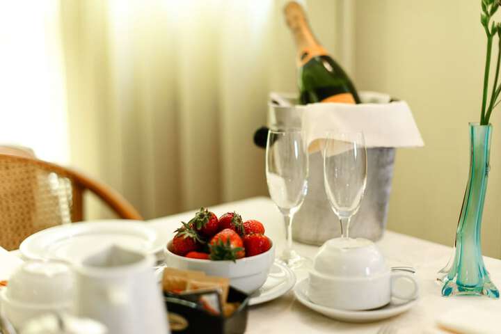 Breakfast/Coffee Service 24 of 42