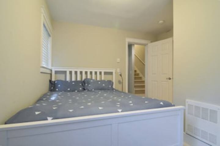 Room 7 of 27