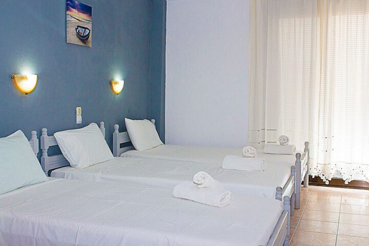 Room 5 of 8