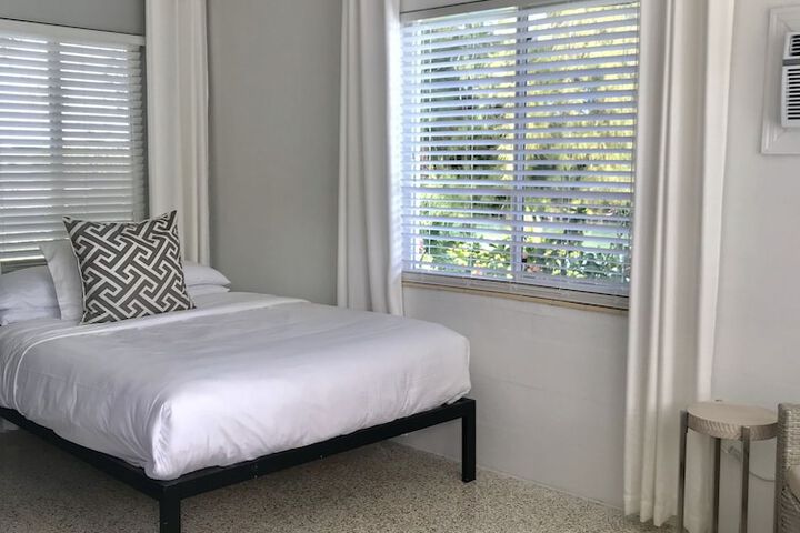 Room 7 of 236