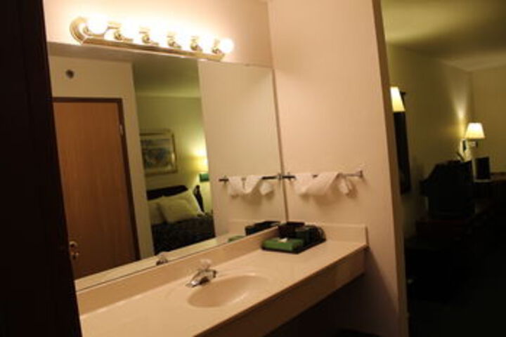 Room 10 of 76