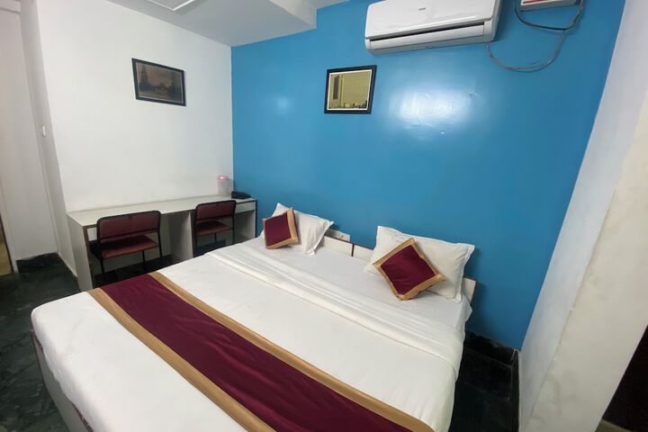 Room 14 of 32