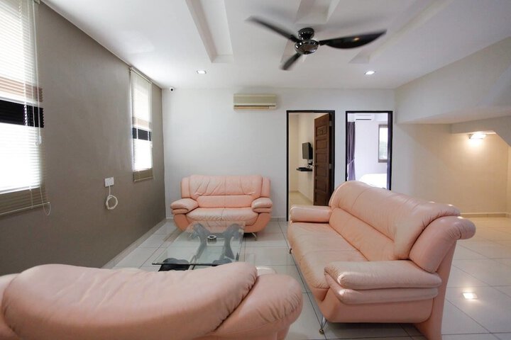 Room 15 of 33