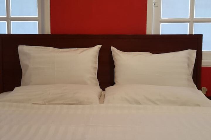 Room 15 of 40