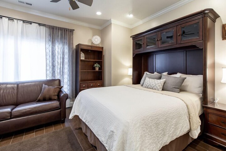 Room 12 of 188