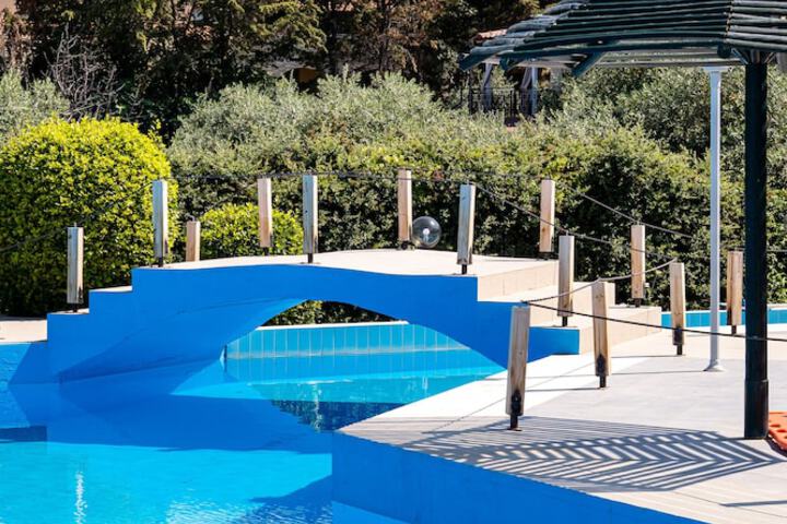Children's play area - outdoor