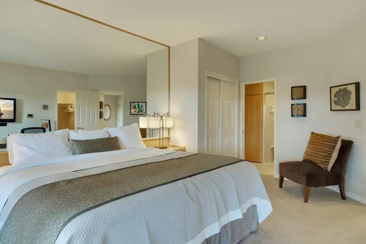 Room 5 of 17