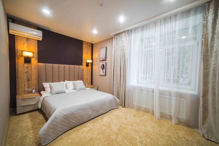 Room 6 of 65